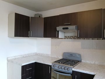 Bonita casa en venta en Real del Márques con excedente