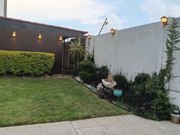 Bonita casa en venta en Real del Márques con excedente