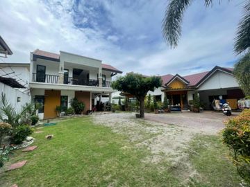 TWO HOUSES WITH GARDEN FOR SALE IN SAN FERNANDO PAMPANGA
