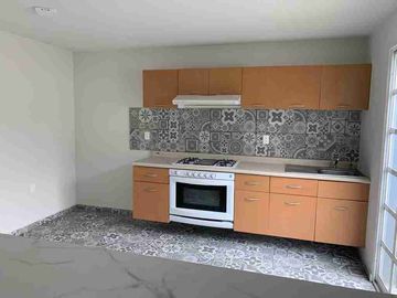 CASA CON TERRENO EXCEDENTE EN VILLAS DEL CAMPO CALIMAYA