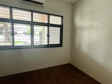 3-BEDROOM BUNGALOW WITH PRIVATE POOL FOR SALE IN ANGELES CITY PAMPANGA