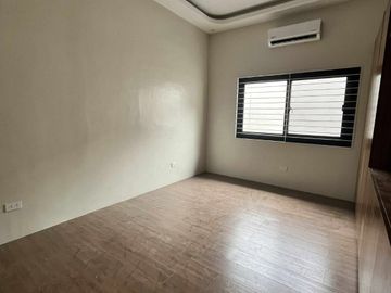3-BEDROOM BUNGALOW WITH PRIVATE POOL FOR SALE IN ANGELES CITY PAMPANGA