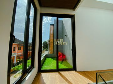 RUMAH SIAP HUNI VIEW MERAPI DAN PRIVAT POOL DI SLEMAN