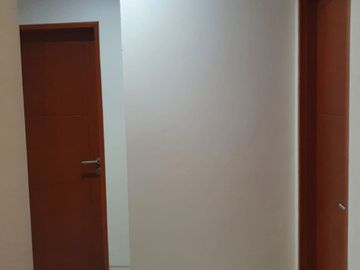 RUMAH 2 LANTAI DEKAT STASIUN KA TANJUNG BARAT