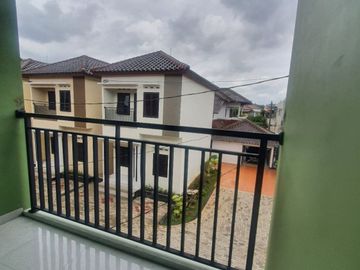 DIJUAL TOWN HOUSE SIAP HUNI MURAH DEKAT TOL JATIWARINGIN