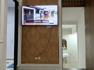 Rumah 2 Lantai Dijual Murah di Emerald Bintaro 13776-LR 0811189----