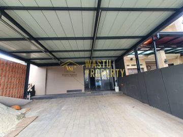 RUMAH MEWAH STRATEGIS DI TANGERANG SELATAN