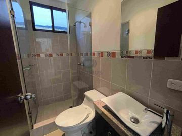 En venta casa Amplia y Moderna Casa de 5 dormitorios. Ciudad Celeste, Samborondon