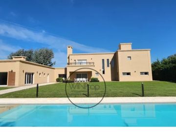 IMPORTANTE CASA EN VENTA SANTA IRENE COMARCAS DE LUJÁN