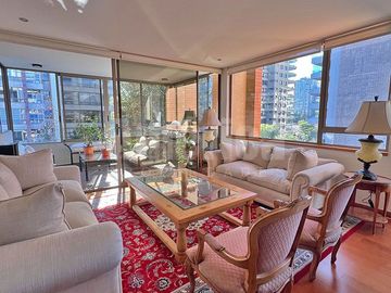 Vive en grande en Las Condes ✨ Departamento 4D/4B, terraza, quinchos, piscinas y entorno seguro cerca de todo 🏊‍♂️🌳
