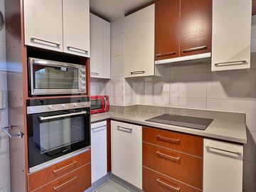 Vive en grande en Las Condes ✨ Departamento 4D/4B, terraza, quinchos, piscinas y entorno seguro cerca de todo 🏊‍♂️🌳