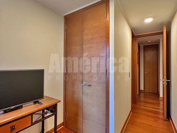 Vive en grande en Las Condes ✨ Departamento 4D/4B, terraza, quinchos, piscinas y entorno seguro cerca de todo 🏊‍♂️🌳