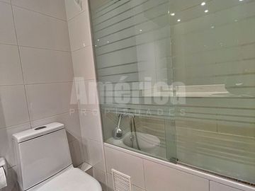 Vive en grande en Las Condes ✨ Departamento 4D/4B, terraza, quinchos, piscinas y entorno seguro cerca de todo 🏊‍♂️🌳