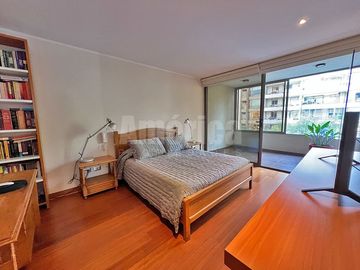 Vive en grande en Las Condes ✨ Departamento 4D/4B, terraza, quinchos, piscinas y entorno seguro cerca de todo 🏊‍♂️🌳
