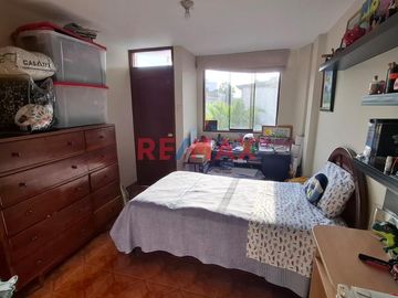 Vendo Hermosa Y Moderna Casa En La Urb Primavera 210 M2 320,000 Dolares