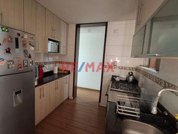 Vendo Hermosa Y Moderna Casa En La Urb Primavera 210 M2 320,000 Dolares