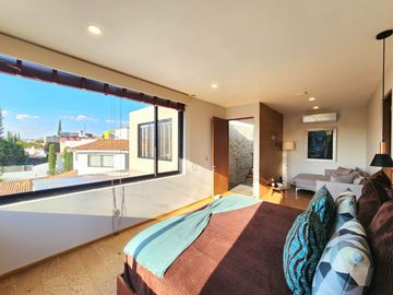CASA INTELIGENTE EN VENTA, JURIQUILLA, Qro! 4 RECÁMARAS COMPLETAS, ALBERCA Y MÁS!