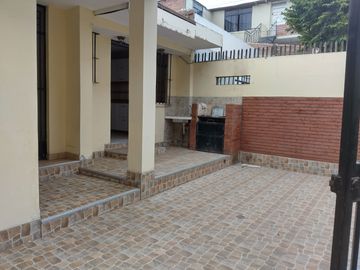 Se Vende Casa En Urbanizacion Palomino Callao