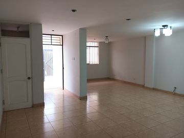 Se Vende Casa En Urbanizacion Palomino Callao