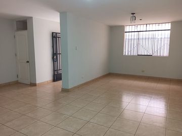 Se Vende Casa En Urbanizacion Palomino Callao