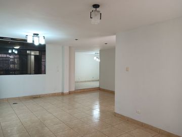Se Vende Casa En Urbanizacion Palomino Callao
