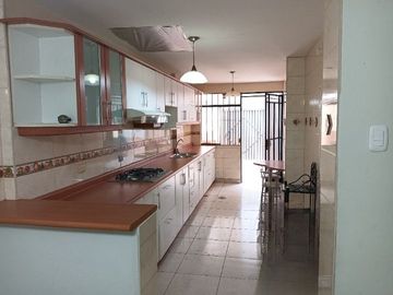 Se Vende Casa En Urbanizacion Palomino Callao
