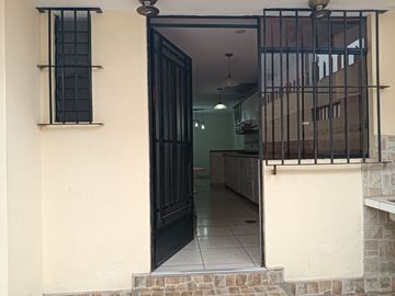Se Vende Casa En Urbanizacion Palomino Callao