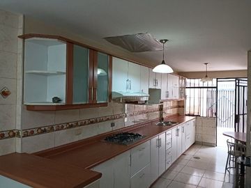 Se Vende Casa En Urbanizacion Palomino Callao
