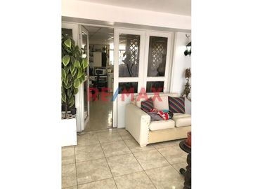 ¡¡ Excelente Oportunidad En Surco !! ¡¡ Venta De Bonito Departamento Flat Muy Bien Ubicado !!