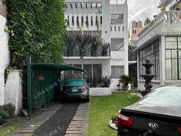 Venta de Residencia principal y casa trasera