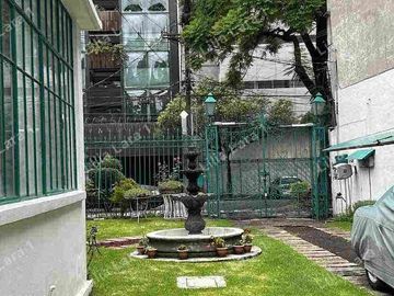 Venta de Residencia principal y casa trasera