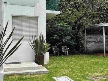 Venta de Residencia principal y casa trasera