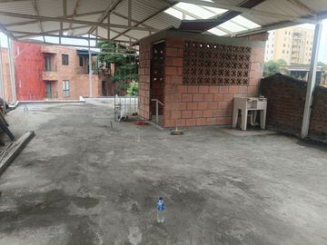 VENTA CASA DOS PLANTAS CON APARTAESTUDIOS BARRIO EL LIDO