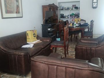 VENTA CASA DOS PLANTAS CON APARTAESTUDIOS BARRIO EL LIDO