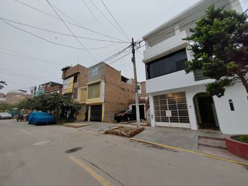 Se Vende Casa De 131M2 Urb.San Diego - Smp