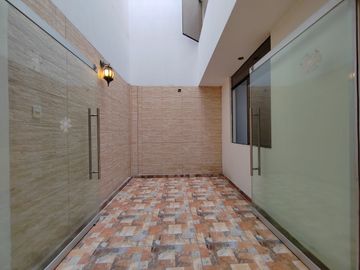 Se Vende Casa De 131M2 Urb.San Diego - Smp