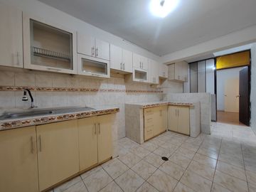 Se Vende Casa De 131M2 Urb.San Diego - Smp