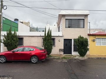 Casa céntrica en venta colonia  Real de minas