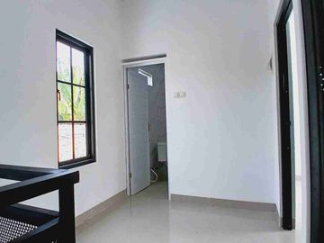 Rumah 2 Lantai Dekat Stasiun Harga Terjangkau