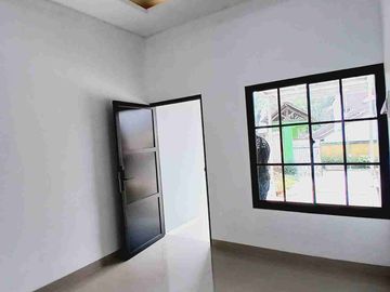 Rumah 2 Lantai Dekat Stasiun Harga Terjangkau