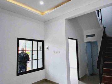 Rumah 2 Lantai Dekat Stasiun Harga Terjangkau