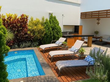 Vendo impresionante casa de estreno en el Golf de San Isidro zona residencial.