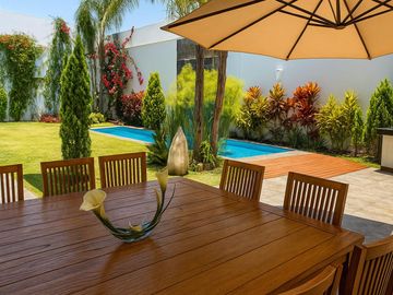 Vendo impresionante casa de estreno en el Golf de San Isidro zona residencial.