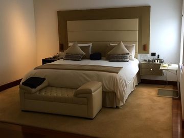 Vendo impresionante casa de estreno en el Golf de San Isidro zona residencial.
