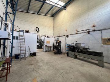 NAVE INDUSTRIAL EN VENTA-MONAY BAGUANCHI- CUENCA