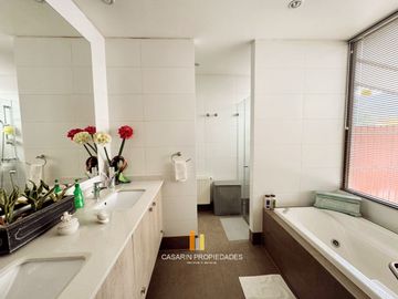 Venta Casa Condominio Los Bravos, interior. Colegio Craighousee