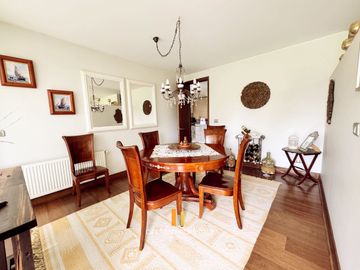 Venta Casa Condominio Los Bravos, interior. Colegio Craighousee