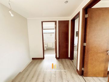 Venta Casa Condominio Los Bravos, interior. Colegio Craighousee