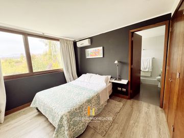 Venta Casa Condominio Los Bravos, interior. Colegio Craighousee