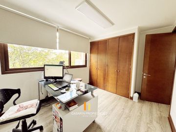 Venta Casa Condominio Los Bravos, interior. Colegio Craighousee